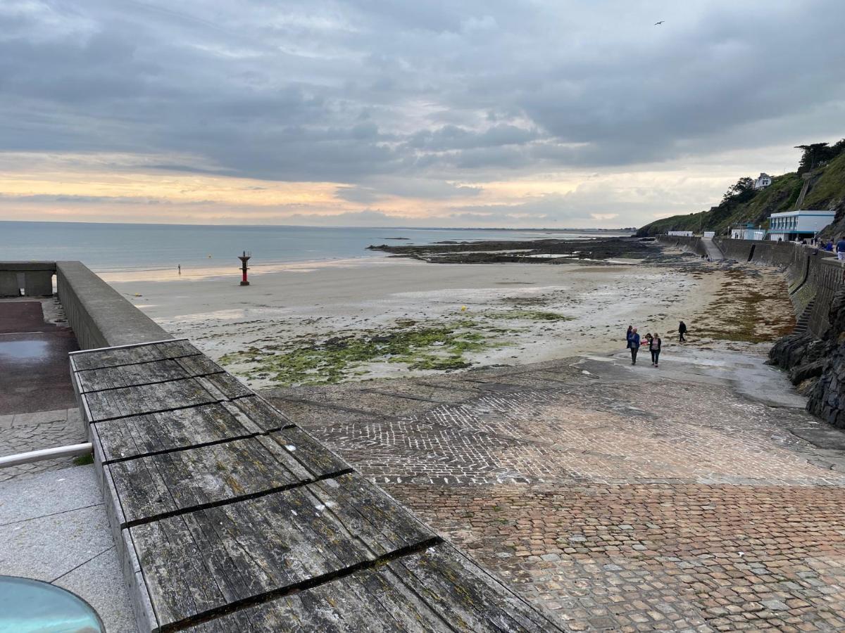 Location Granville à 50m de la mer  Exterior foto
